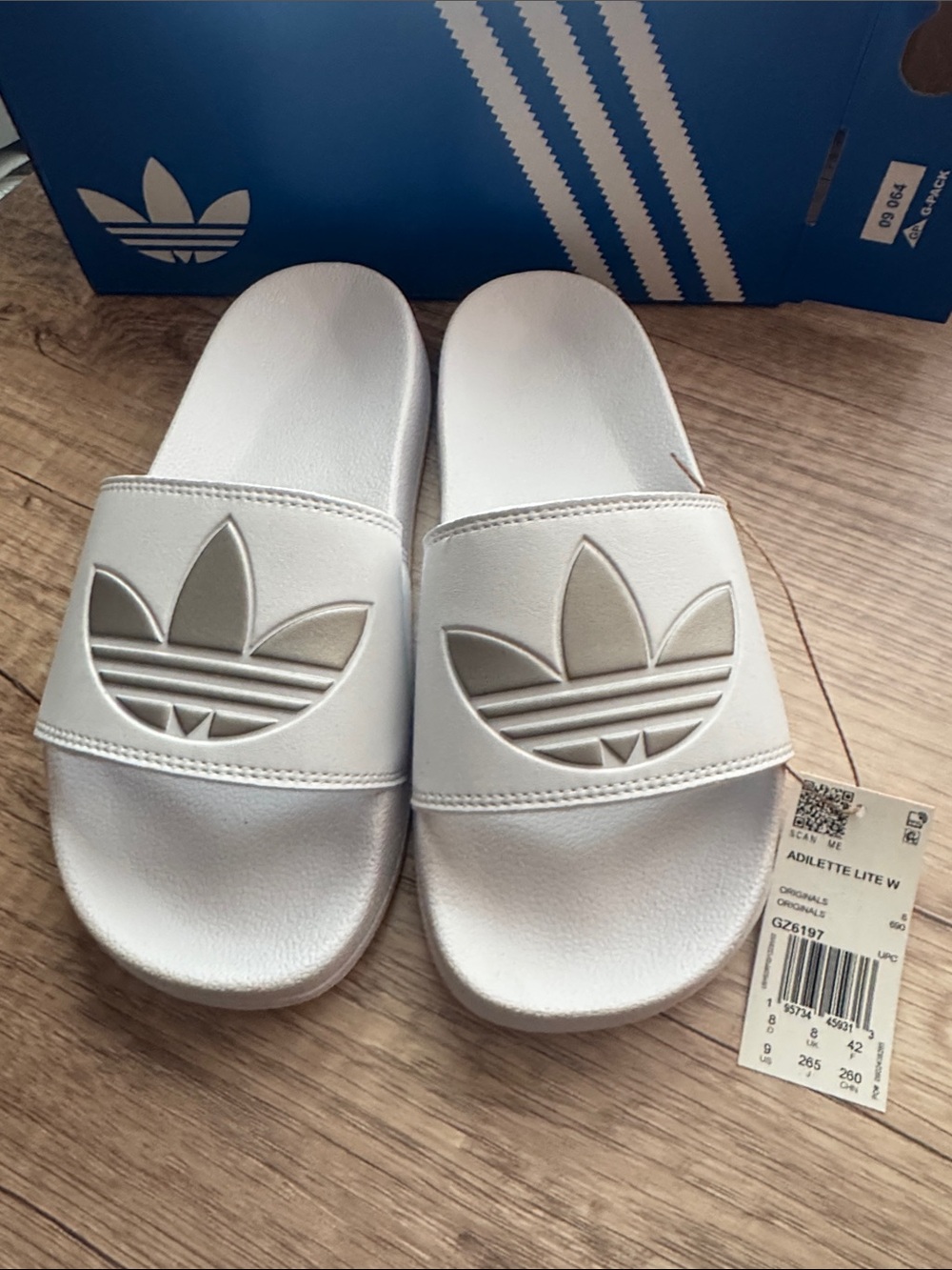 adidas White Women's Adilette Lite Slide Sandals Size 9